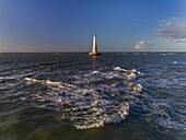 Frankreich,Gironde,Verdon sur Mer,Felsplateau von Cordouan,Leuchtturm von Cordouan,denkmalgeschützt,Gesamtansicht bei Flut (Luftaufnahme)