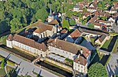 France,Cote d'Or,Gilly les Citeaux,Gilly Castle,Hotel and Restaurant (aerial view)