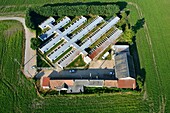 Frankreich,Loiret,Chilleurs aux Bois,Schutzhütte für Hunde (Luftaufnahme)