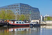 Frankreich,Meurthe et Moselle,Nancy,Hafen und moderne Fassade des Pertuy-Gebäudes entlang des Meurthe-Kanals