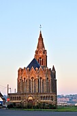 Frankreich,Seine Maritime,Pays de Caux,Cote d'Albatre,Dieppe,Kirche Notre Dame de Bon Secours aus dem Jahr 1876 auf der Spitze des nördlichen Felsens