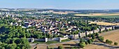 Frankreich,Seine et Marne,Provins,von der UNESCO zum Weltkulturerbe erklärt,die Oberstadt und die Stadtmauern (Luftaufnahme)
