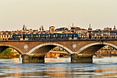 France,Gironde (33),Bordeaux,zone classée Patrimoine Mondial de l'UNESCO,Pont de Pierre on the Garonne River,brick and stone arch bridge inaugurated in 1822