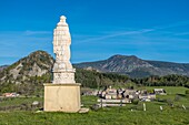 Frankreich,Ardeche,Parc Naturel Regional des Monts d'Ardeche (Regionaler Naturpark Monts d'Ardeche),Dorf Boree und Berg Mezen,Mont Mezenc,Vivarais,Gebiet Sucs