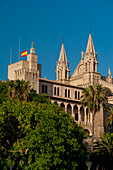 Spain,Majorca,Palau de l'Almudaina with cathedral behind,Palma