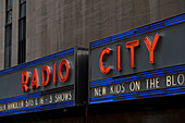 Radio City Music Hall,Berühmter Unterhaltungsort im Rockefeller Center,Midtown Manhattan,New York,Usa