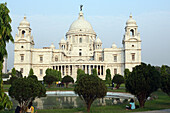 Within grounds of Victoria Memorial,a popular romantic place for dating couples. Calcutta / Kolkata,the capital of West Bengal State,India,Asia.