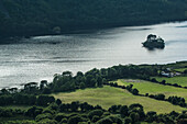 Glanmore Lake vom Healy Pass aus gesehen, Grafschaft Kerry, Irland, Vereinigtes Königreich