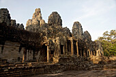 Kambodscha,Bayon-Tempel bei Sonnenaufgang,Angkor Wat