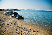 Griechenland,Chalkidiki,Felsformationen am Meeresufer,Ierissos