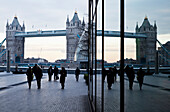 Gespiegelte Tower Bridge,London,England,Großbritannien