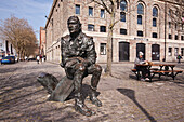 John Cabot-Statue vor der Arnolfini Arts Gallery, Harborside, Bristol, England, Vereinigtes Königreich
