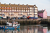 Hafen und Fischerboote an der West Bay, Jurassic Coast, Dorset, England, Großbritannien