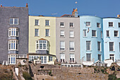 Stadthäuser,South Beach,Tenby,Pembrokeshire Coast Path,Wales,Vereinigtes Königreich