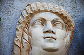 Kopf der Julia Domna (Ehefrau des Septimius Severus) vor dem Museum der Stätte,Djemila,Algerien