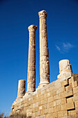 Zwei Säulen des Kapitols, Timgad, in der Nähe von Batna, Algerien