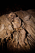 Mumifizierte Überreste in der Höhle der Yemrehanna Kristos Kirche, in der Nähe von Lalibela, Äthiopien