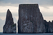 Kicker Rock,am Rande der Insel San Cristobal im Galapagos-Inseln-Nationalpark,Insel San Cristobal,Galapagos-Inseln,Ecuador