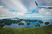 Felseninseln von Palau von einem 757 Jetliner aus gesehen, Republik Palau