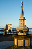 Der Adamson Memorial Trinkbrunnen, Cullercoats Bay, Northumberland, England