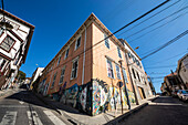 Wandgemälde an der Seite eines Wohngebäudes, Cerro Concepcion, Valparaiso, Valparaiso, Chile