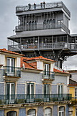 Der Santa Justa Lift, auch Carmo Lift genannt, ist ein Aufzug in der Gemeinde Santa Justa, in der historischen Stadt Lissabon, Portugal, Lissabon, Region Lisboa, Portugal