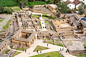 Luftaufnahme eines Teils einer archäologischen Stätte der Inka in Peru, Ollantaytambo, Cusco, Peru