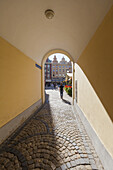 Gasse, die zum Marktplatz führt, Breslau, Schlesien, Polen