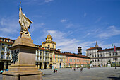 Piazza Castello im Königlichen Palast Turin, mit der Kirche San Lorenzo, Turin, Italien, Turin, Piemont, Italien