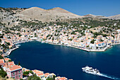 Boote im Hafen von Gialos auf der Insel Symi (Simi), Dodekanes-Inselgruppe, Griechenland, Gialos, Symi, Dodekanes, Griechenland