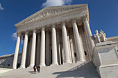 Die vordere Fassade des Obersten Gerichtshofs,Washington DC,USA.,Der Oberste Gerichtshof,in Washington DC,USA.