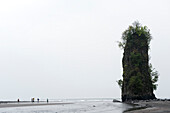 Landschaftliche Aussicht von einem Strand auf der Insel Bioko, Süd-Bioko, Äquatorialguinea