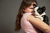 Porträt eines Mädchens mit Hund