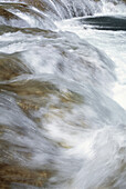 Nahaufnahme eines Wasserfalls, Agua Azul, Agua Azul National Park, Chiapas, Mexiko
