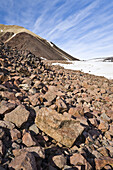 Geröll und Schnee, Craig Harbour, Ellesmere Island, Nunavut, Kanada