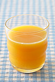 Glas Orangensaft