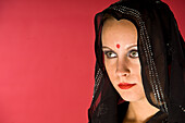 Porträt einer Frau, die einen Sari trägt
