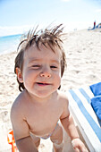 Baby-Junge am Strand,Playa del Carmen,Halbinsel Yucatan,Mexiko