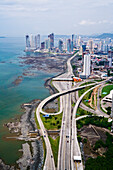 Luftaufnahme von Corredor Sur und Panama-Stadt, Panama