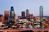 Dallas Skyline bei Dämmerung,Texas,USA