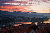 Stadt Rab in der Morgendämmerung, Insel Rab, Kroatien