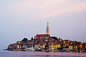 Stadt Rovinj in der Morgendämmerung,Kroatien