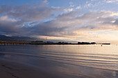 Santa Barbara Pier in der Morgendämmerung,Santa Barbara,Kalifornien,USA