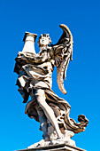 Engel mit Säule,Ponte St.Angelo,UNESCO-Weltkulturerbe,Rom,Latium (Lazio),Italien,Europa