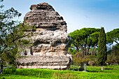 Pyramidenmausoleum,Römische Villa der Quintilii,Appian Way,Rom,Latium (Lazio),Italien,Europa