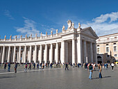 Berninis Kolonnade,Petersplatz,Vatikanstadt,UNESCO-Weltkulturerbe,Rom,Latium,Italien,Europa