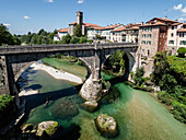 Teufelsbrücke über den Fluss Natisone, Cividale del Friuli, Udine, Friaul-Julisch Venetien, Italien, Europa