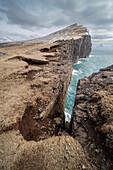 Blick auf die Klippen,Vagar Island,Färöer Inseln,Dänemark,Europa