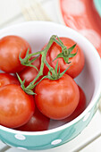 Schale mit Tomaten