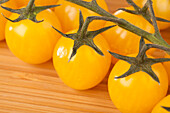 Solanum lycopersicum var. cerasiforme 'Cherry Lemon'